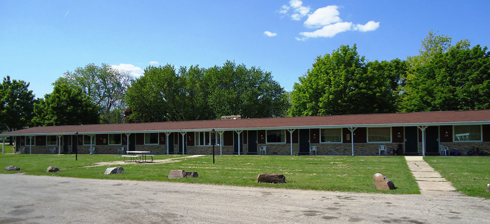 Spinning Wheel Motel Baraboo Exterior foto