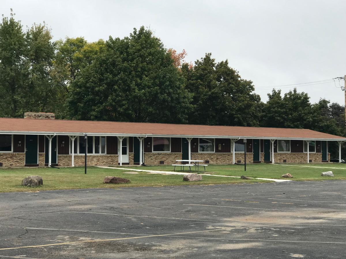 Spinning Wheel Motel Baraboo Exterior foto