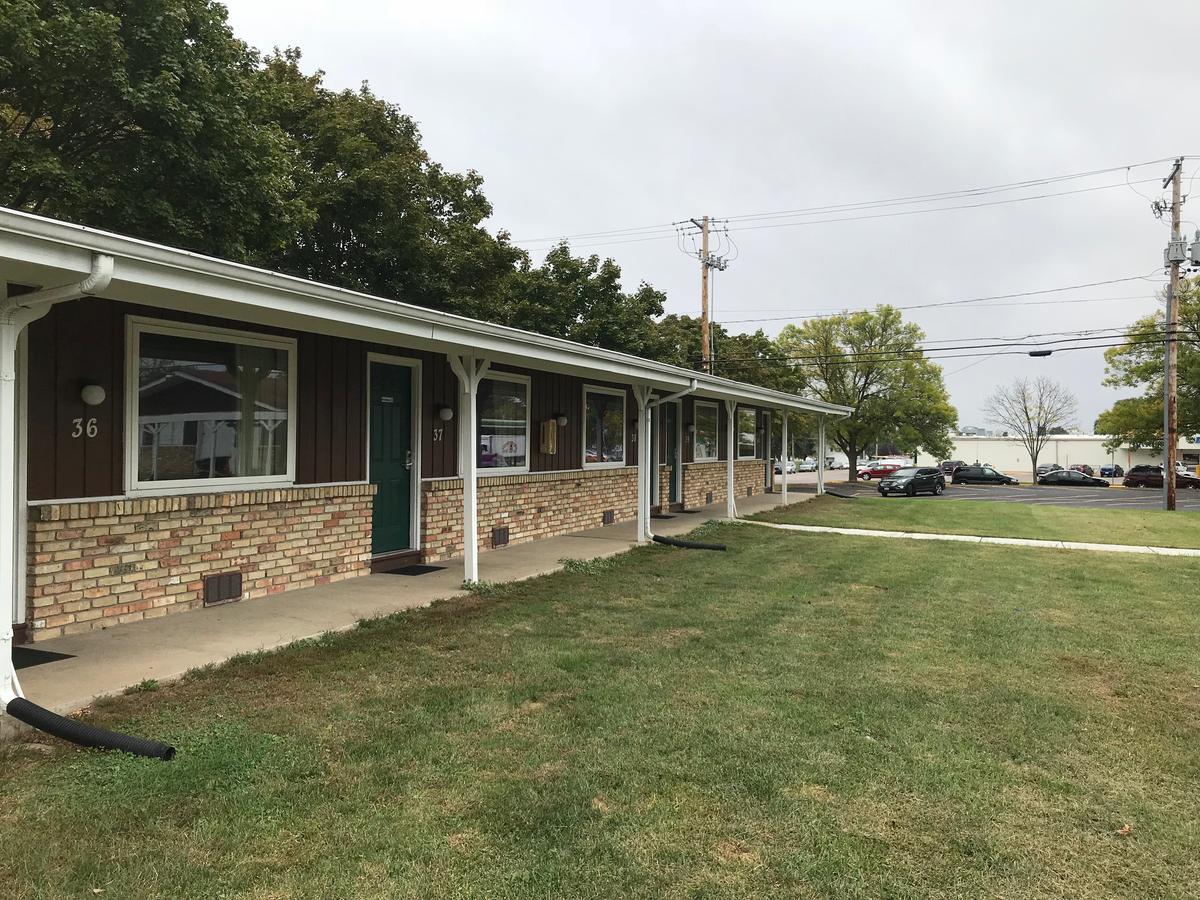 Spinning Wheel Motel Baraboo Exterior foto