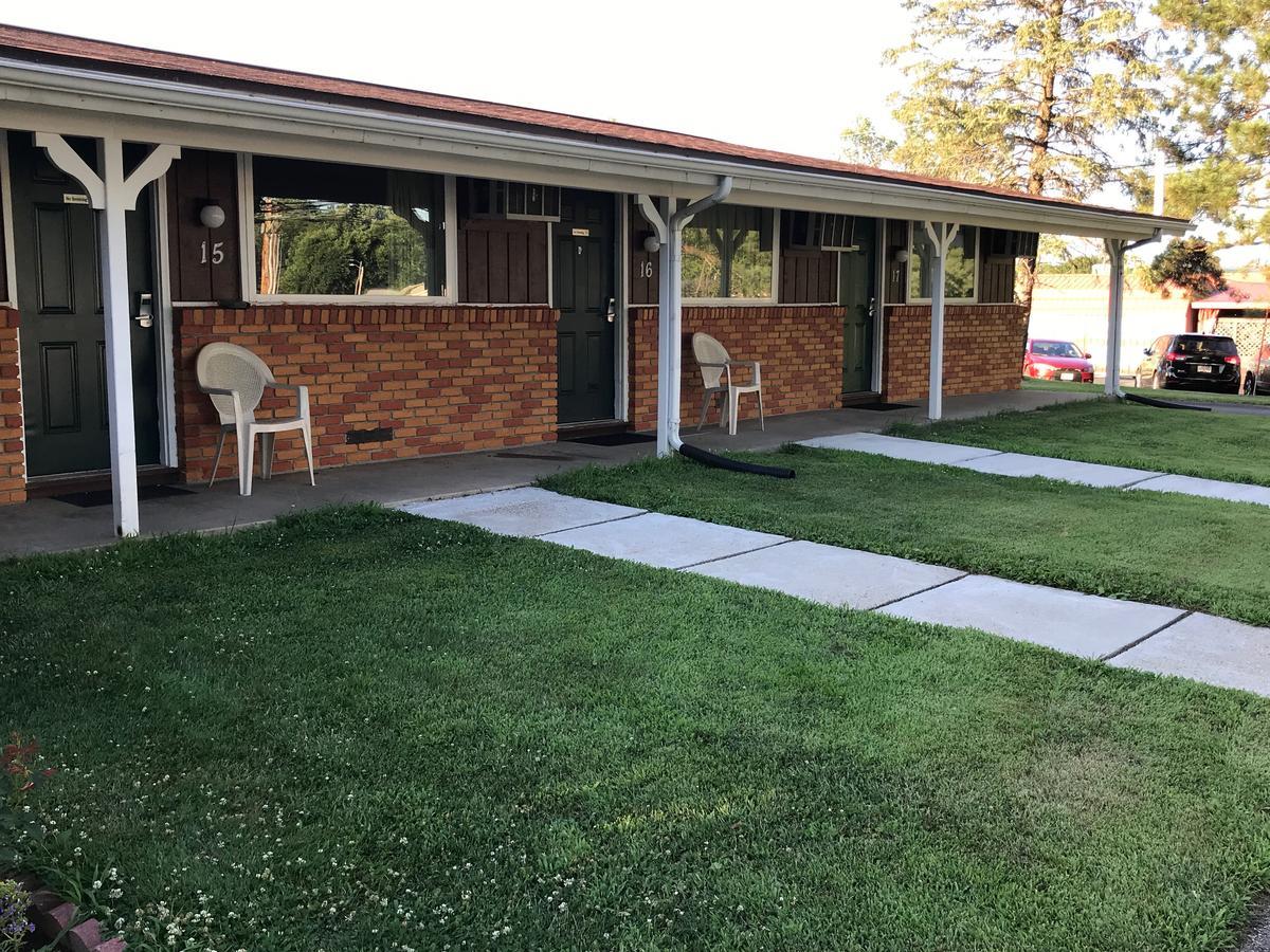 Spinning Wheel Motel Baraboo Exterior foto